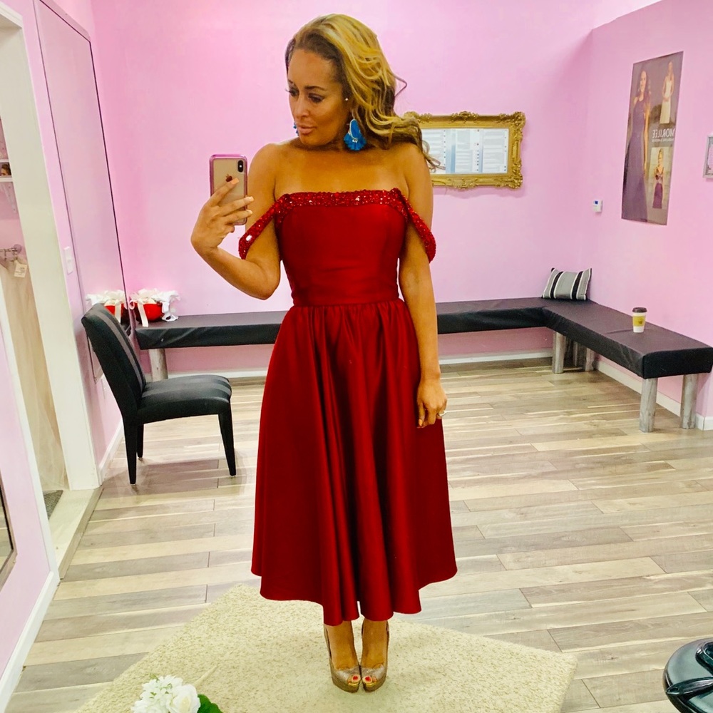 NEW WITH TAGS Rich RED dress! Sequin detail ๐น - Picture 4 of 8